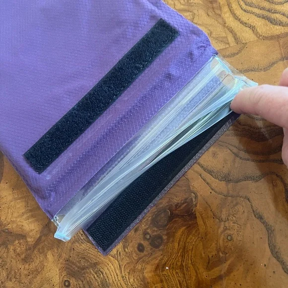 Insulated portable wine cooler/holder - Picture 2 of 6